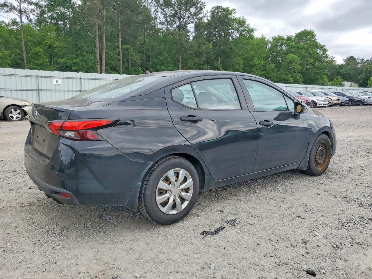 Nissan Versa S
