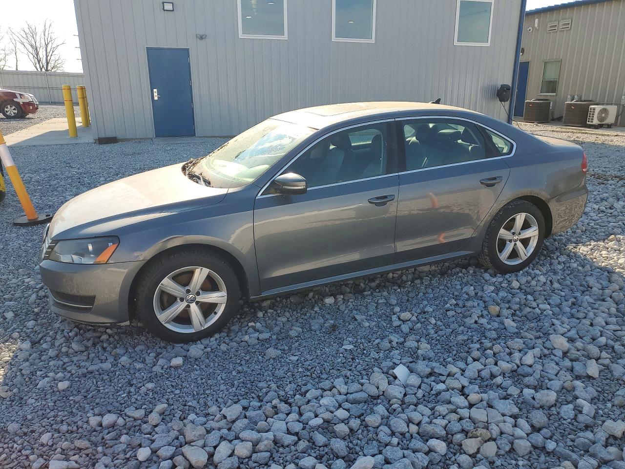 Salvage Volkswagen Passat Image
