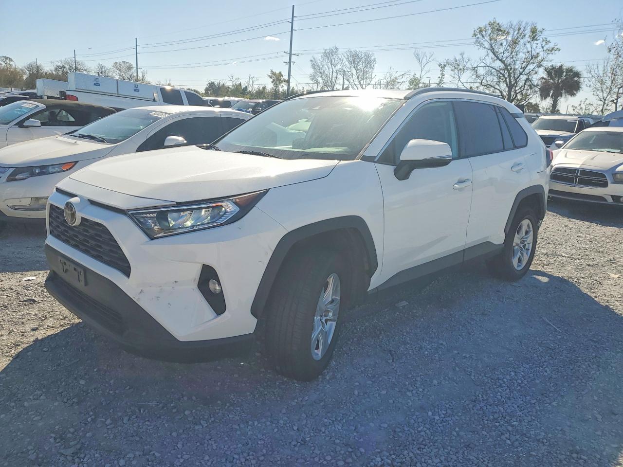 Salvage Toyota RAV4 Image