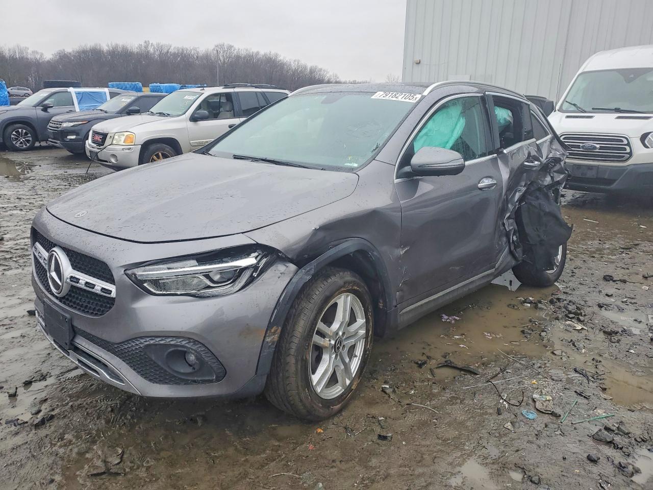 Salvage Mercedes-Benz GLA Image