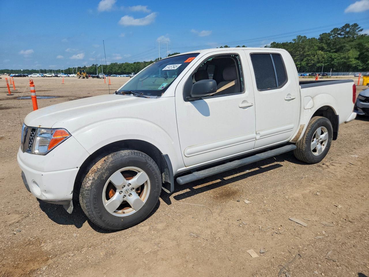 Salvage Nissan Frontier Image