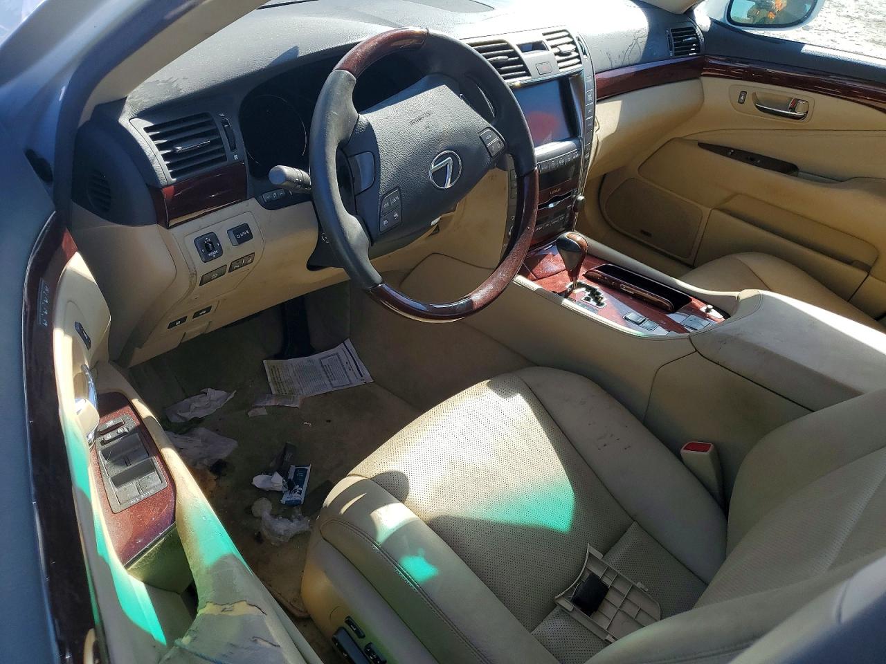 Lexus LS