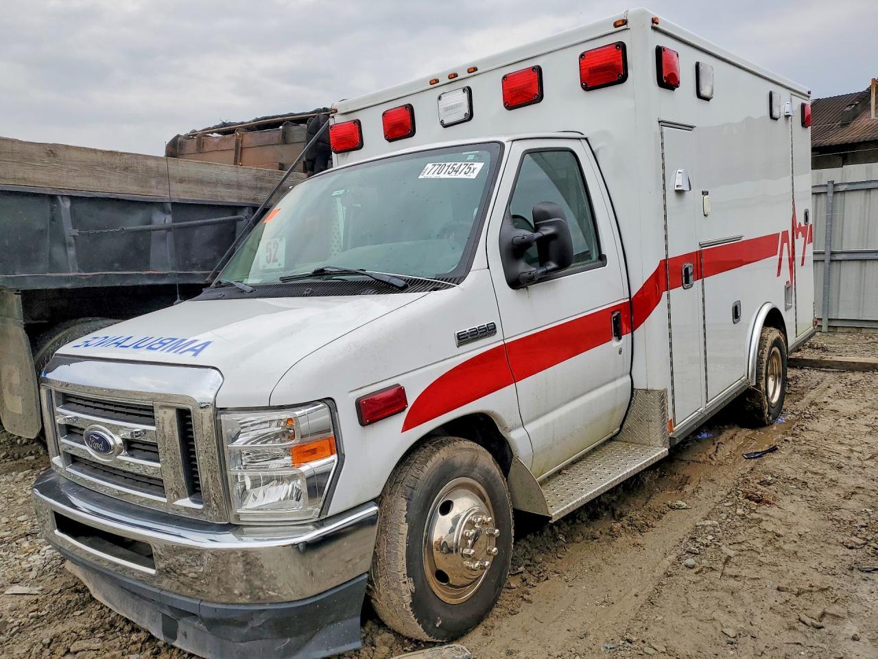 Salvage Ford Econoline E350 Super Duty Cutaway Van Image