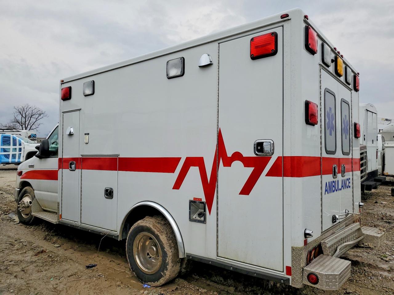 Ford Econoline E350 Super Duty Cutaway Van