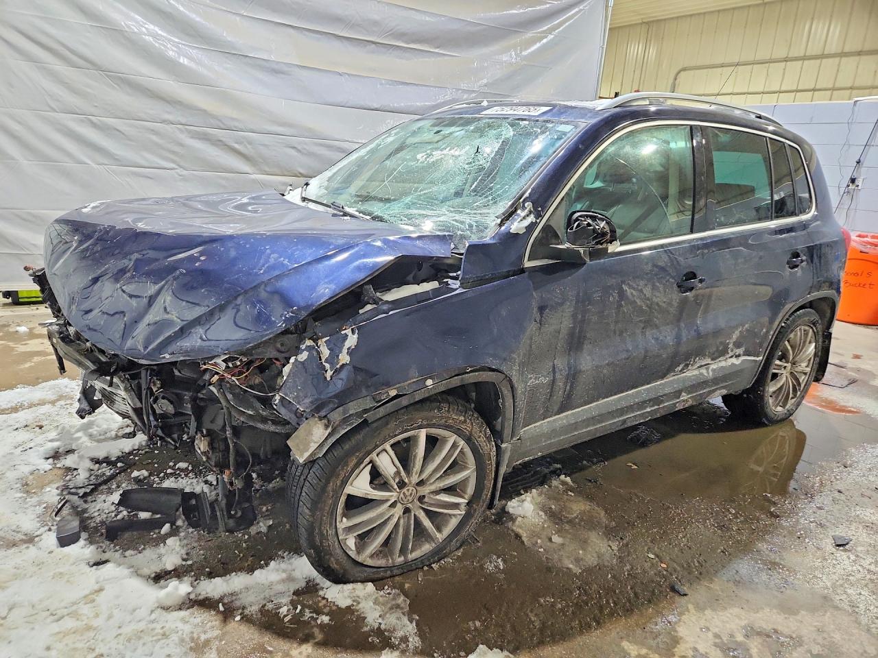 Salvage Volkswagen Tiguan Image