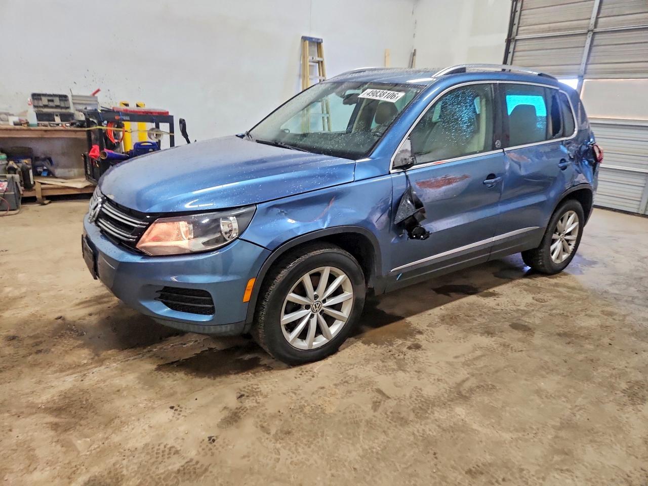 Salvage Volkswagen Tiguan Image
