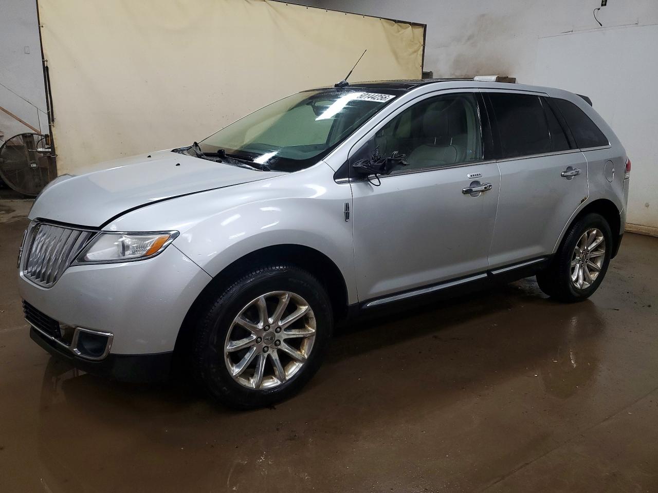 Salvage Lincoln MKX Image