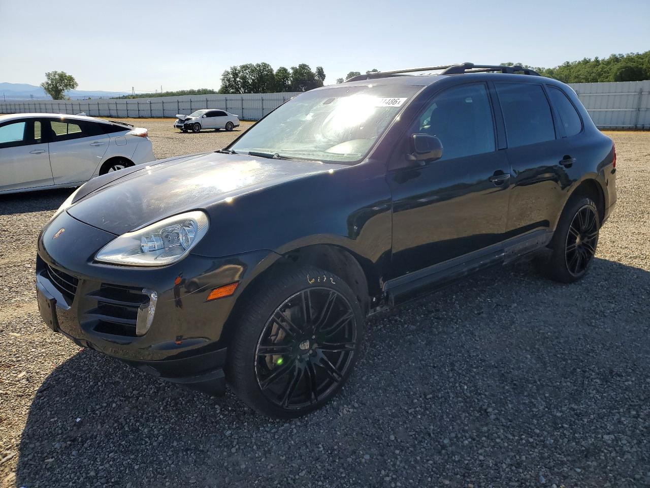 Salvage Porsche Cayenne Image