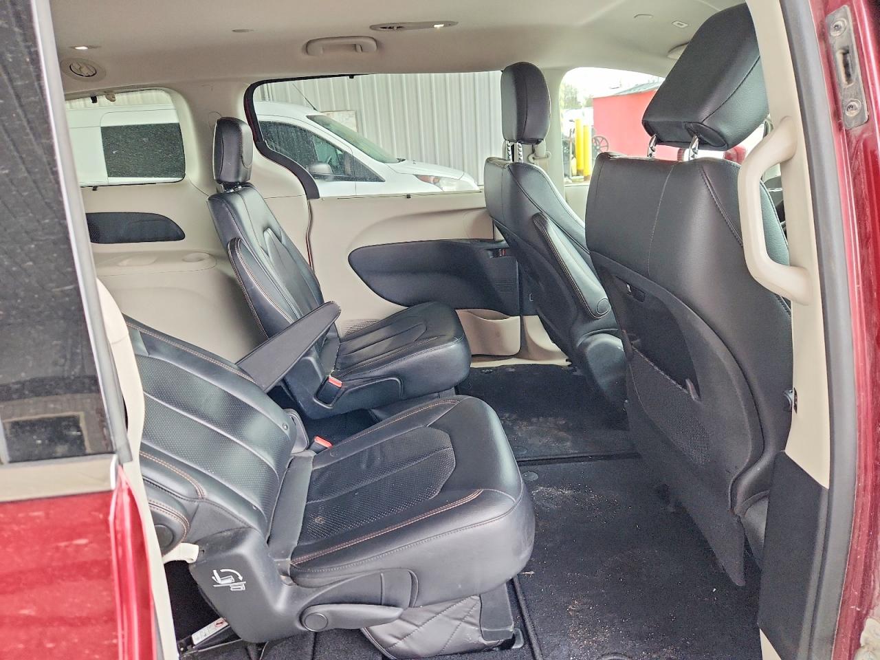 Chrysler Pacifica Touring L
