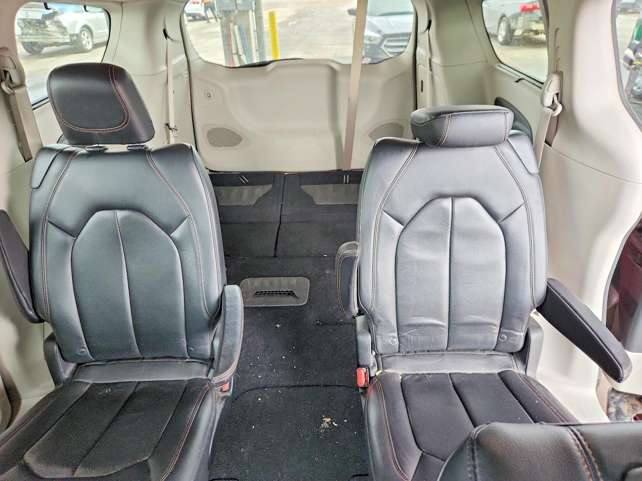 Chrysler Pacifica Touring L