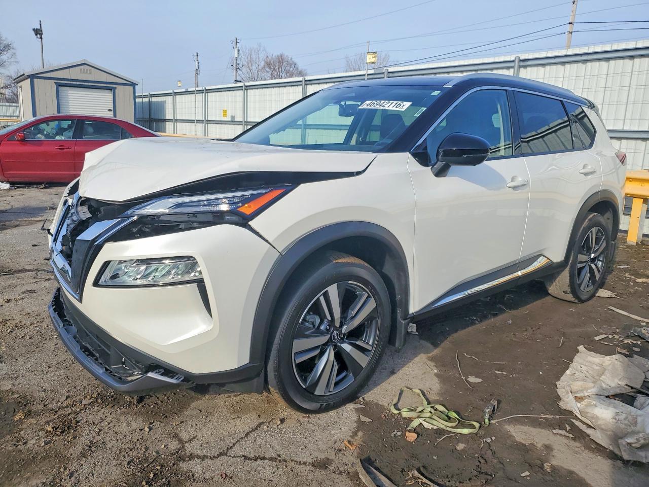 Salvage Nissan Rogue Image