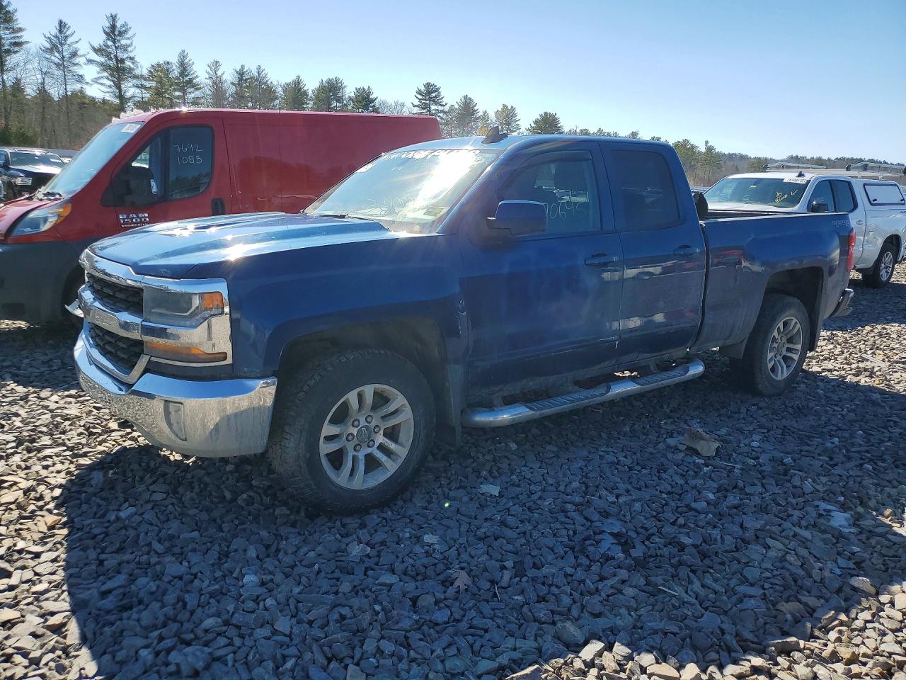 Salvage Chevrolet Silverado Image