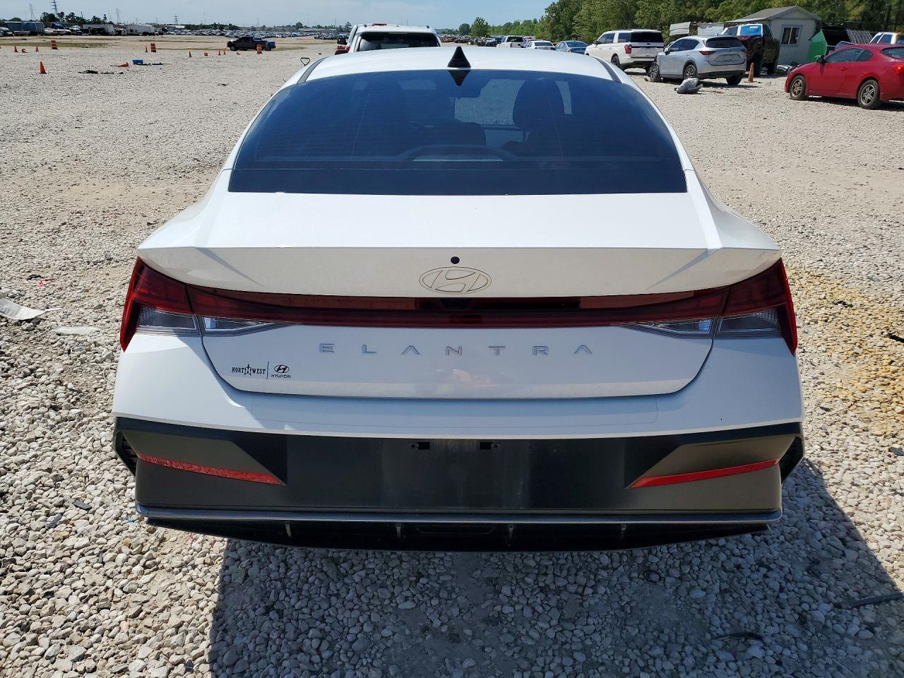 Hyundai ELANTRA Sel