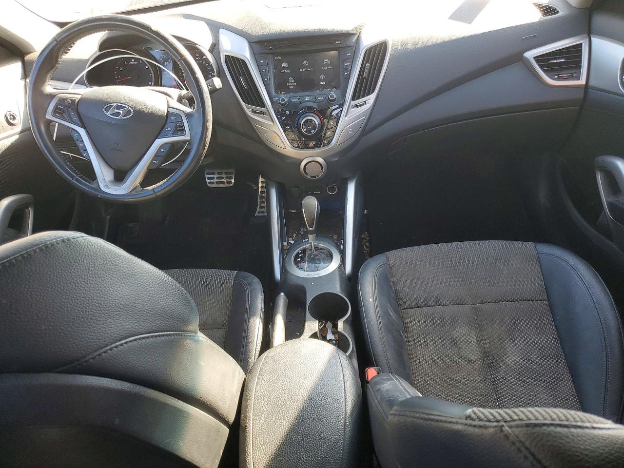 Hyundai VELOSTER