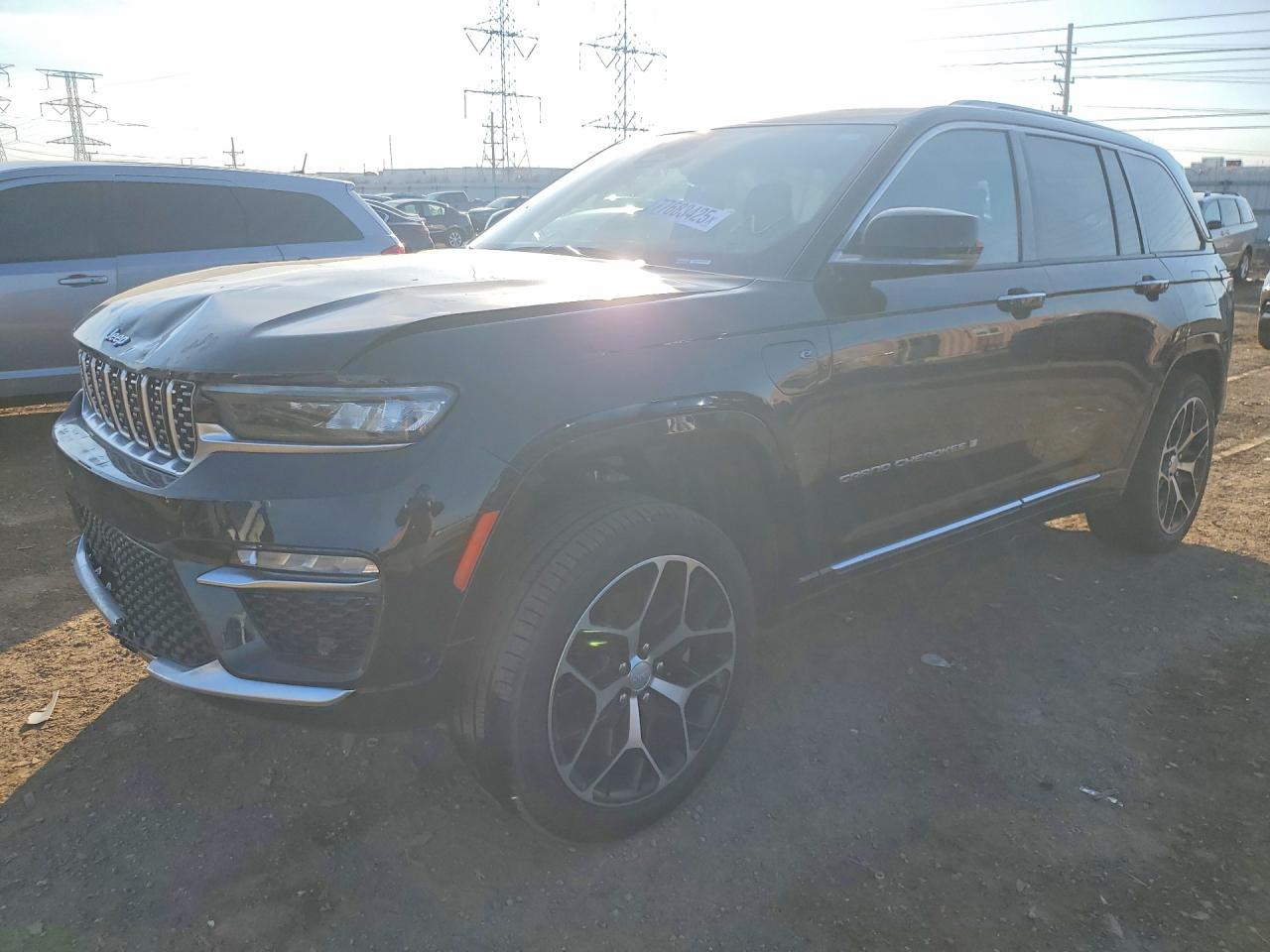 Salvage Jeep Grand Cherokee Image