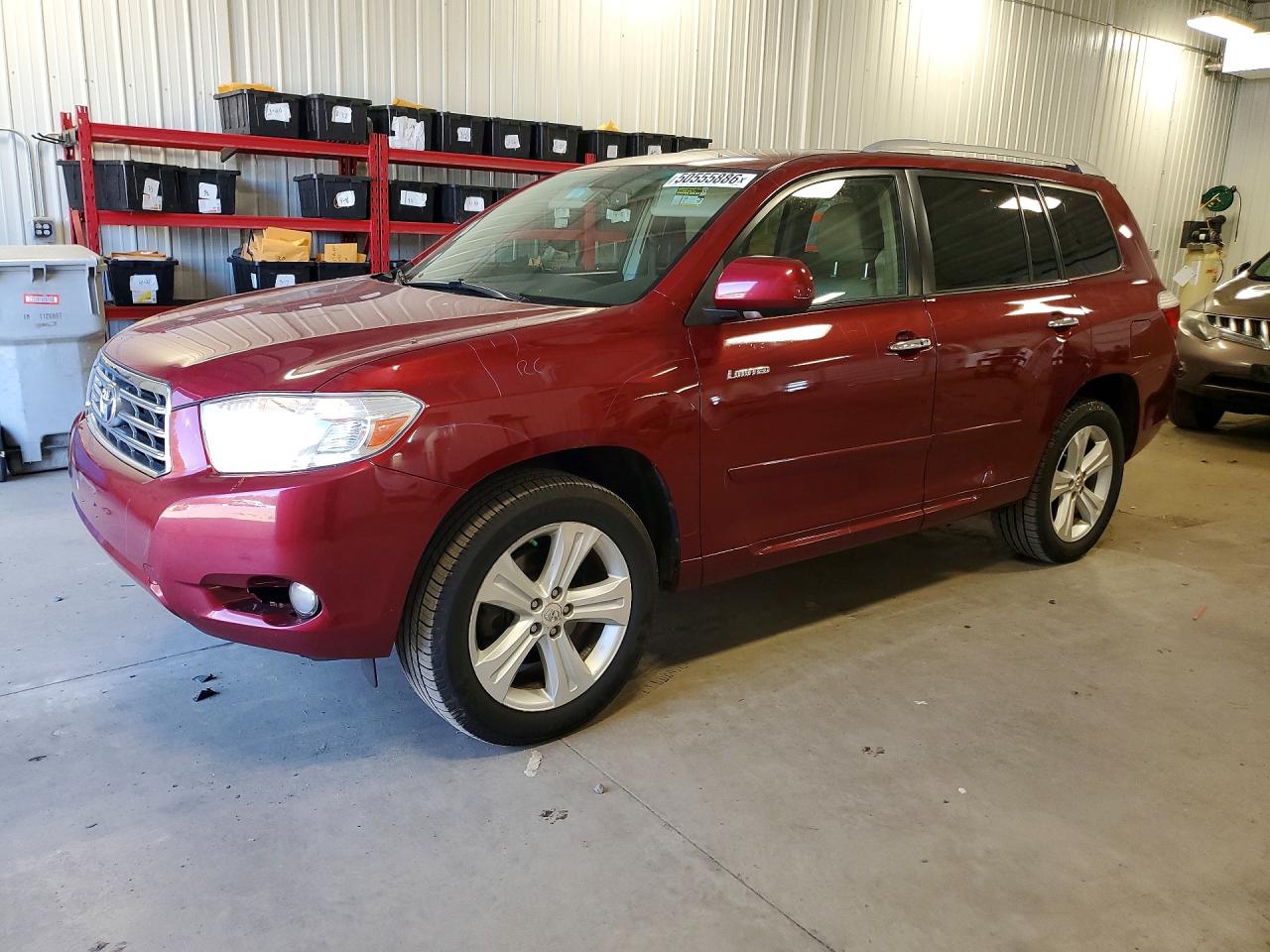 Salvage Toyota Highlander Image