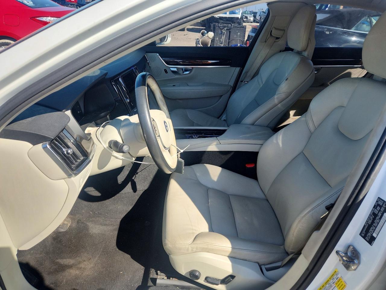 Volvo S90 T5 Momentum