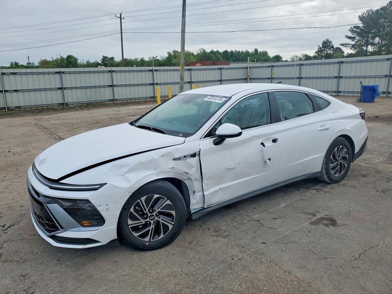 Salvage Hyundai SONATA Image