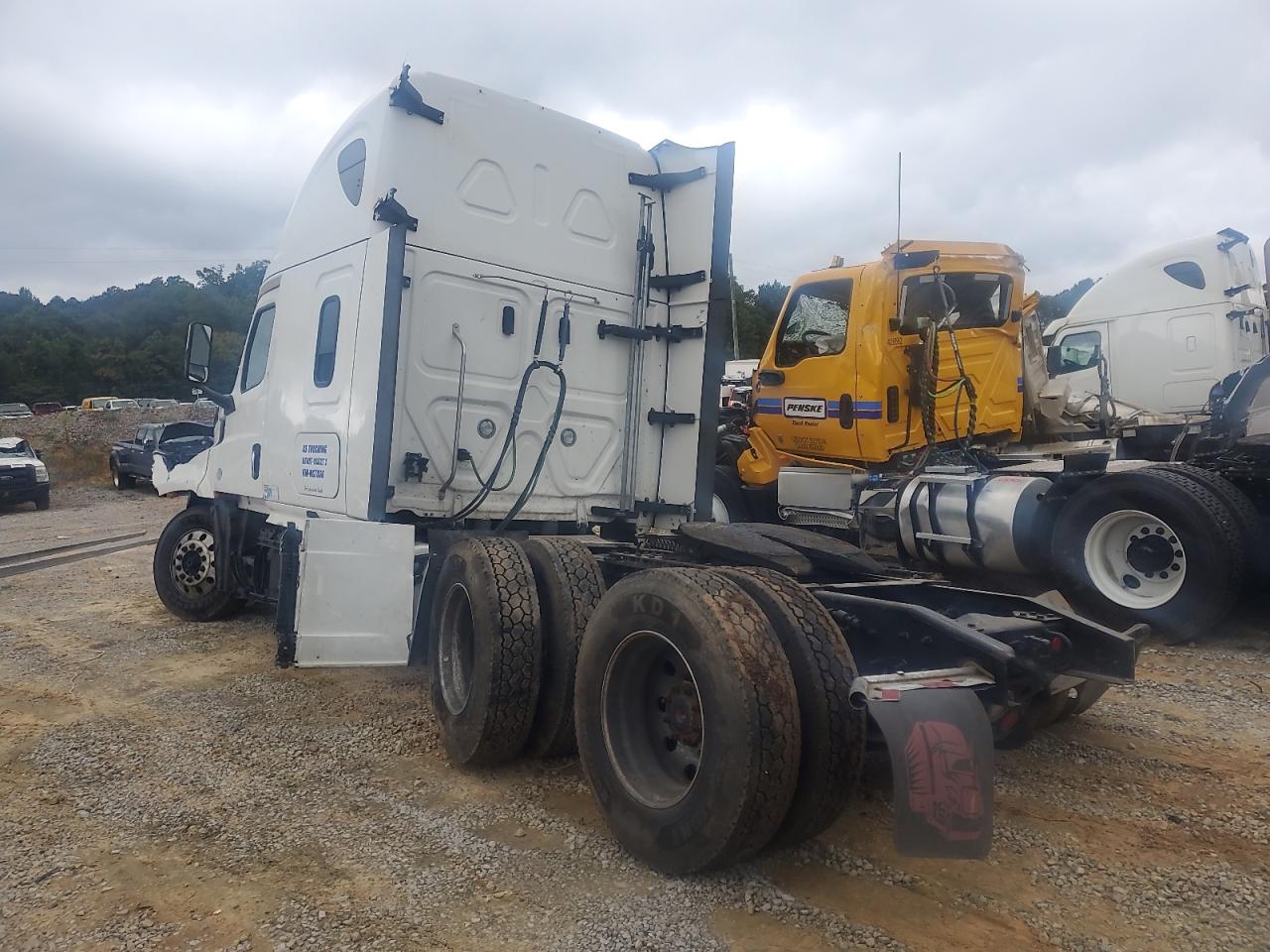 Freightliner Cascadia 126