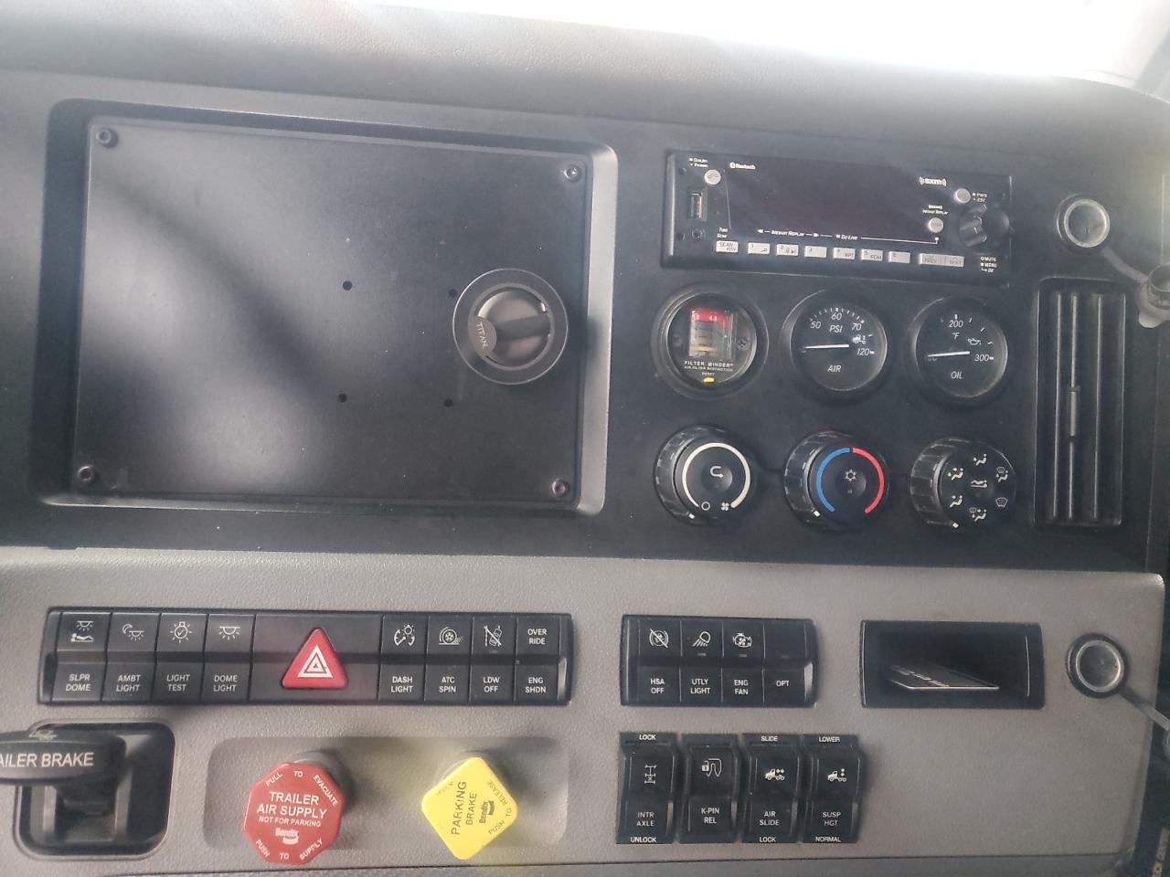Freightliner Cascadia 126