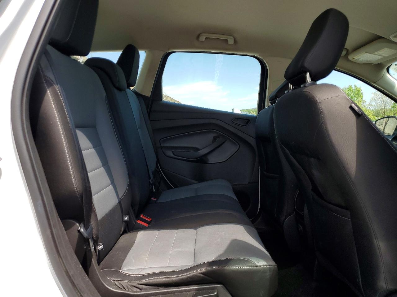 Ford Escape S