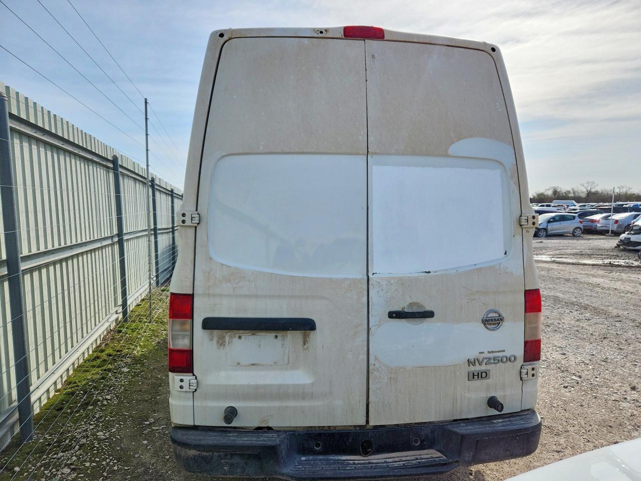 Nissan Nv