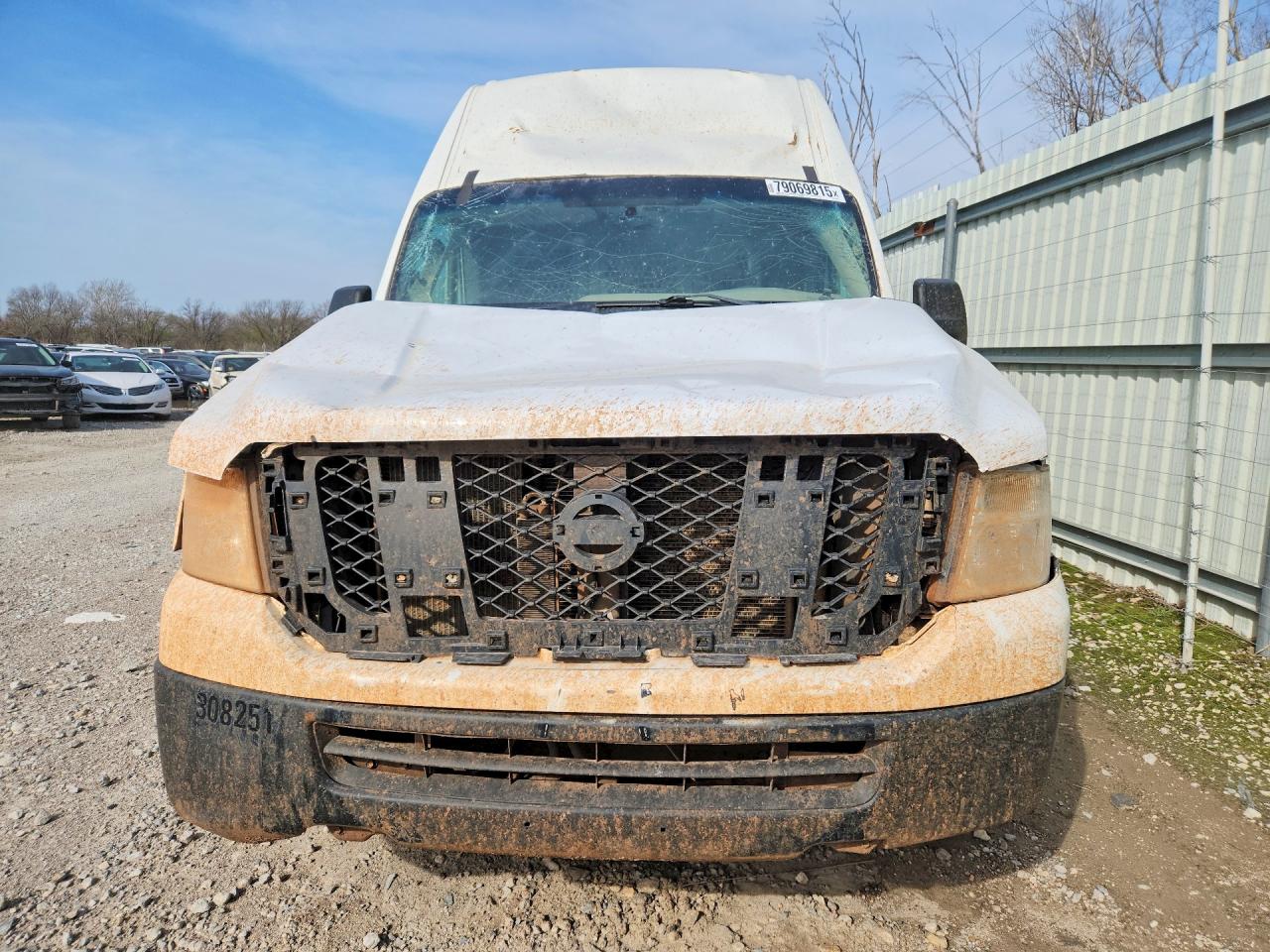 Nissan Nv