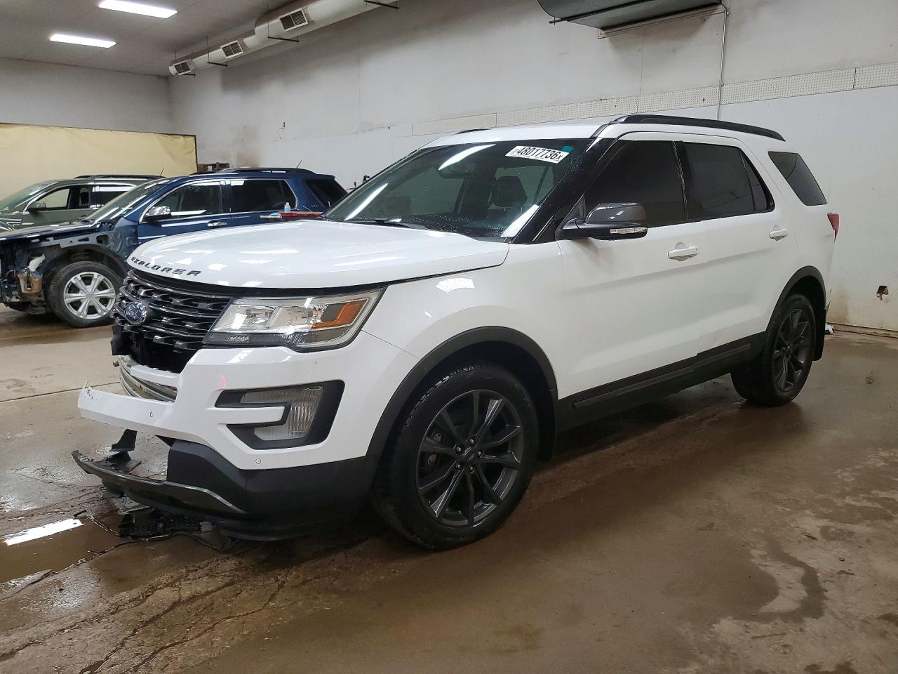 Salvage Ford Explorer Image