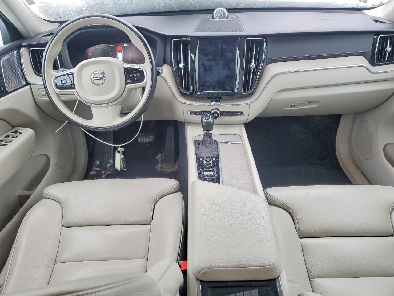 Volvo XC60 T6