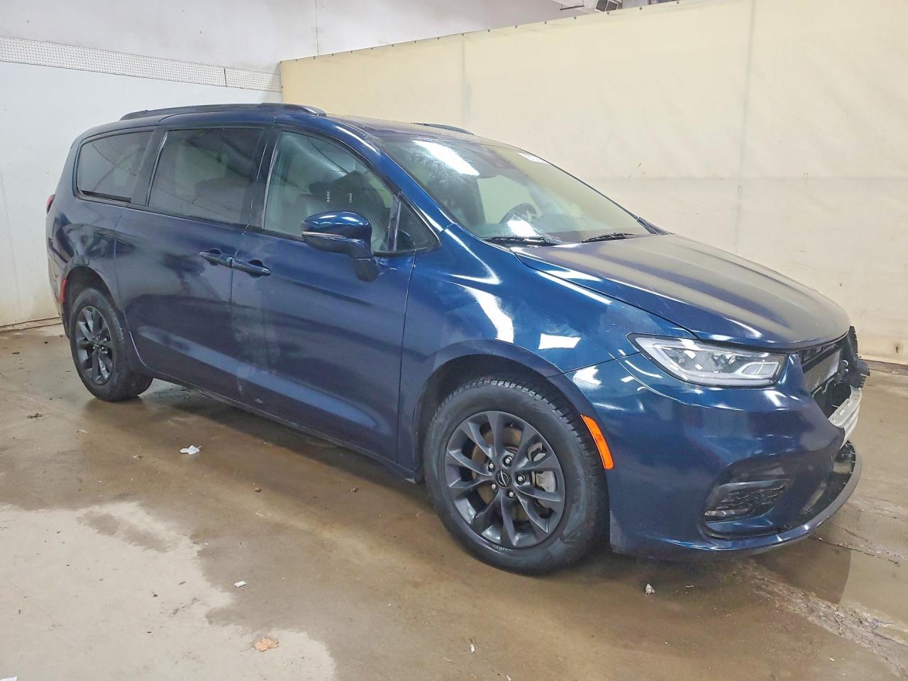 Chrysler Pacifica Touring L