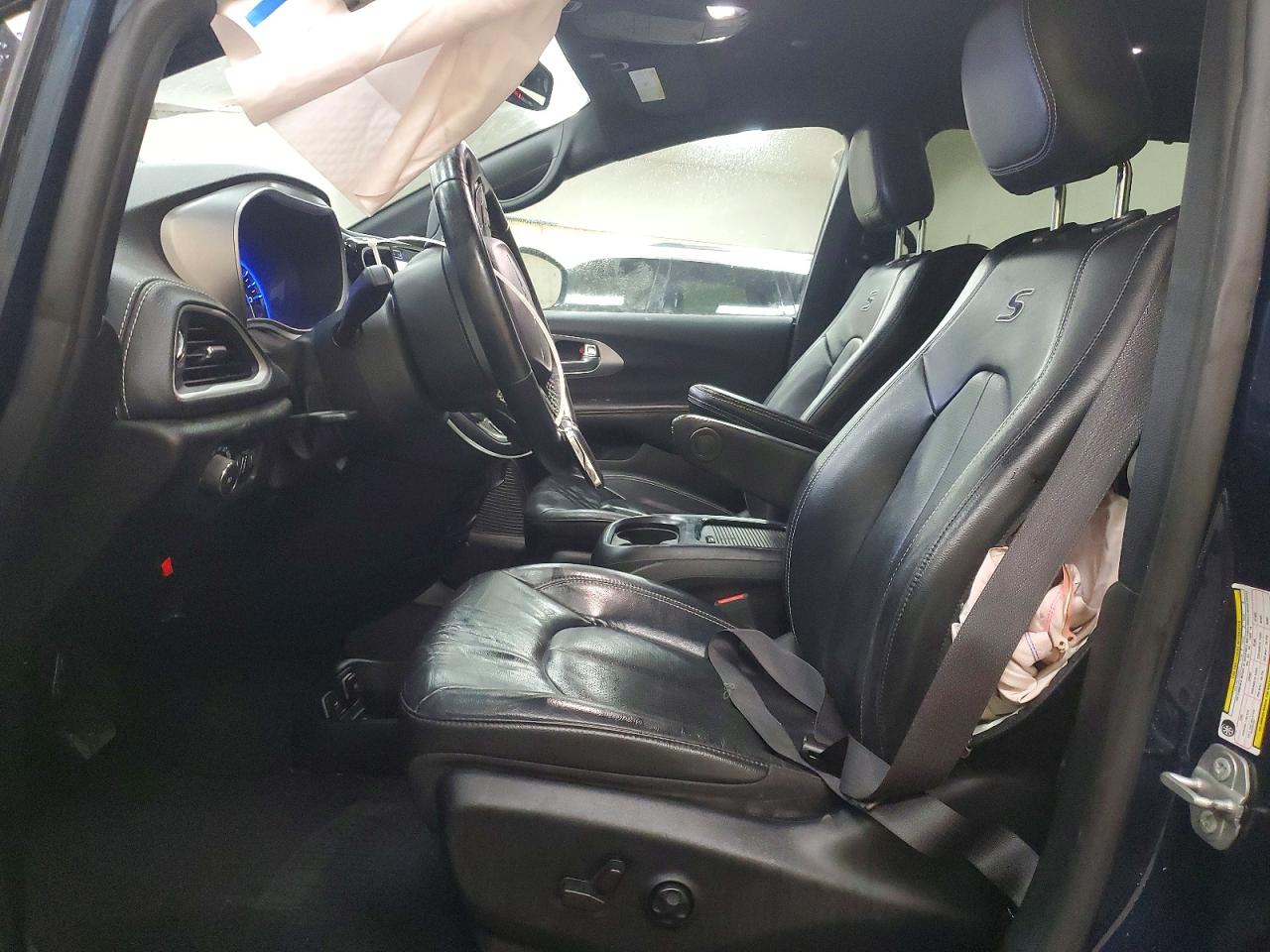Chrysler Pacifica Touring L