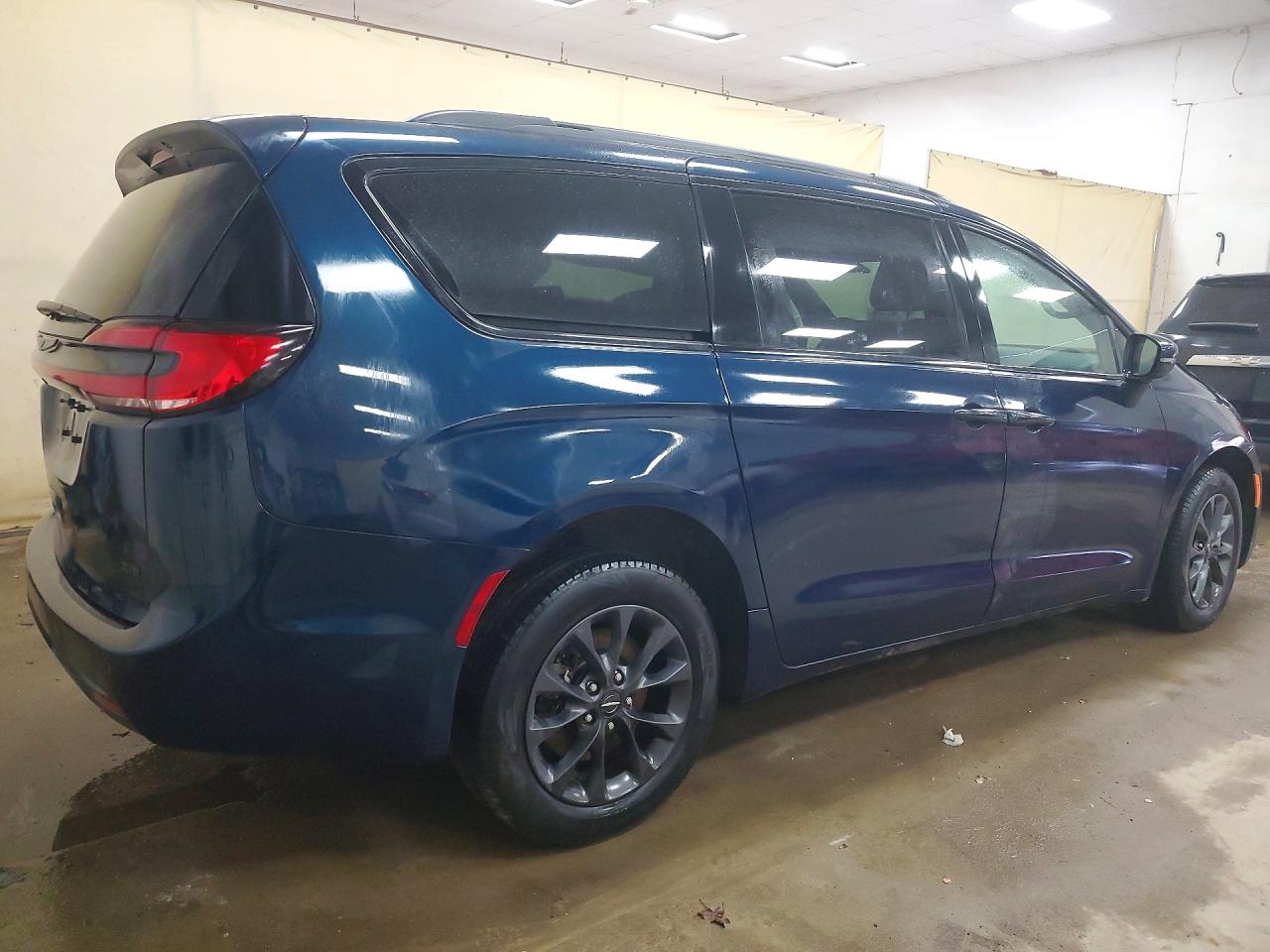 Chrysler Pacifica Touring L