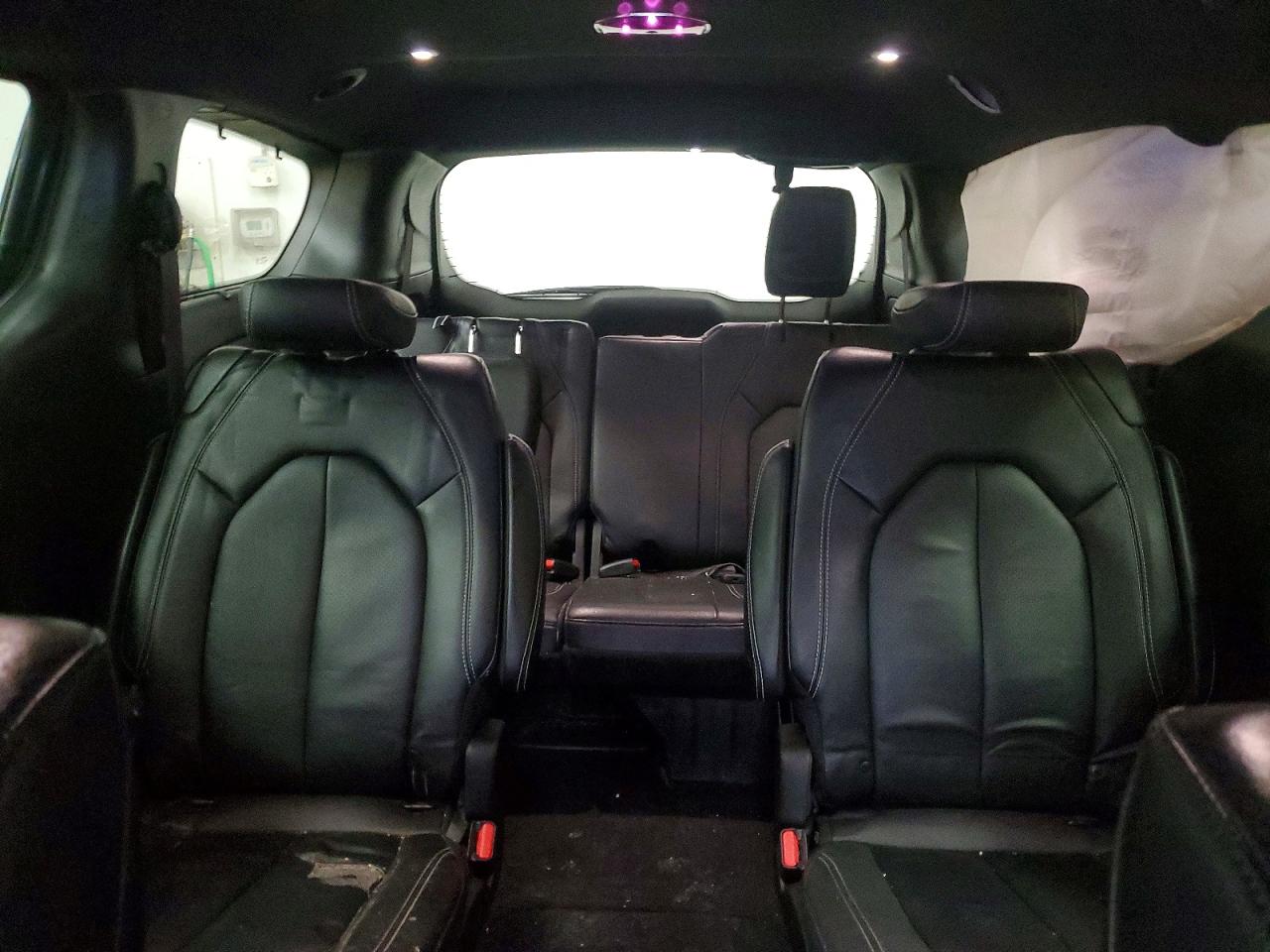 Chrysler Pacifica Touring L