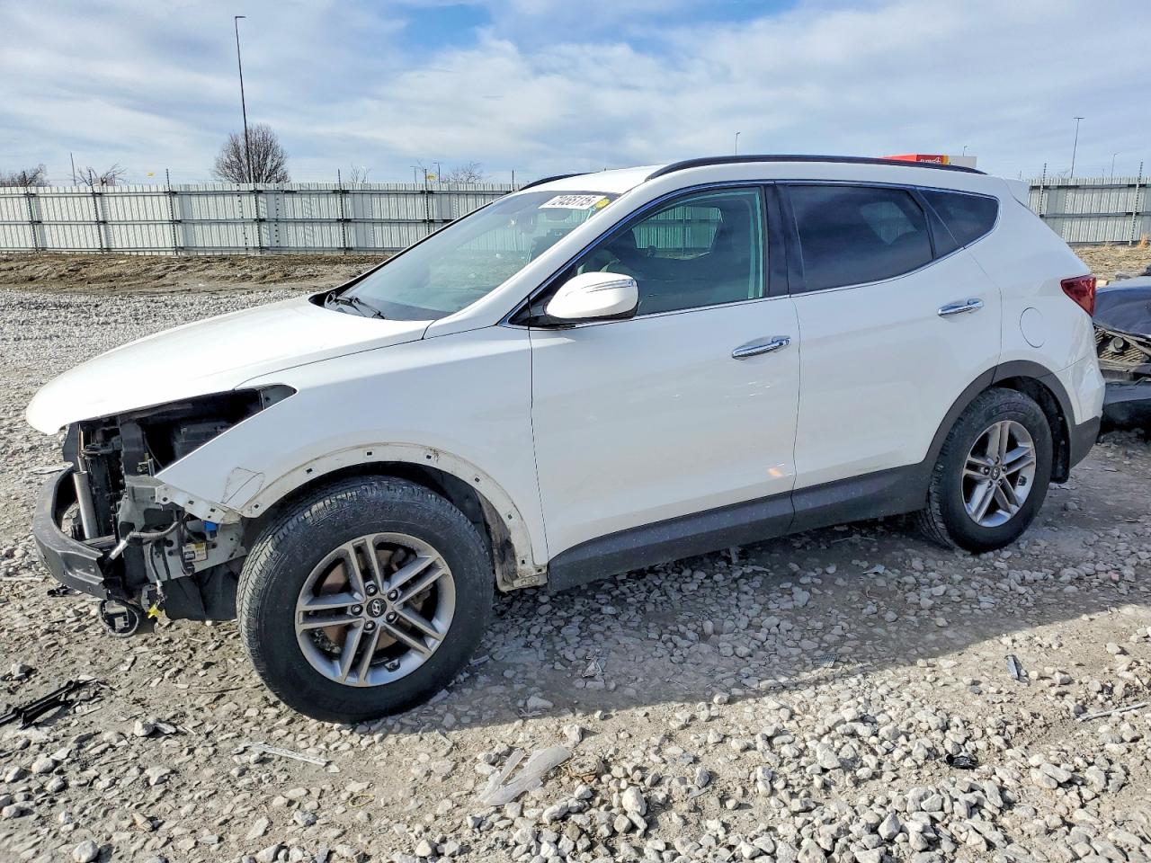 Salvage Hyundai SANTA FE Image