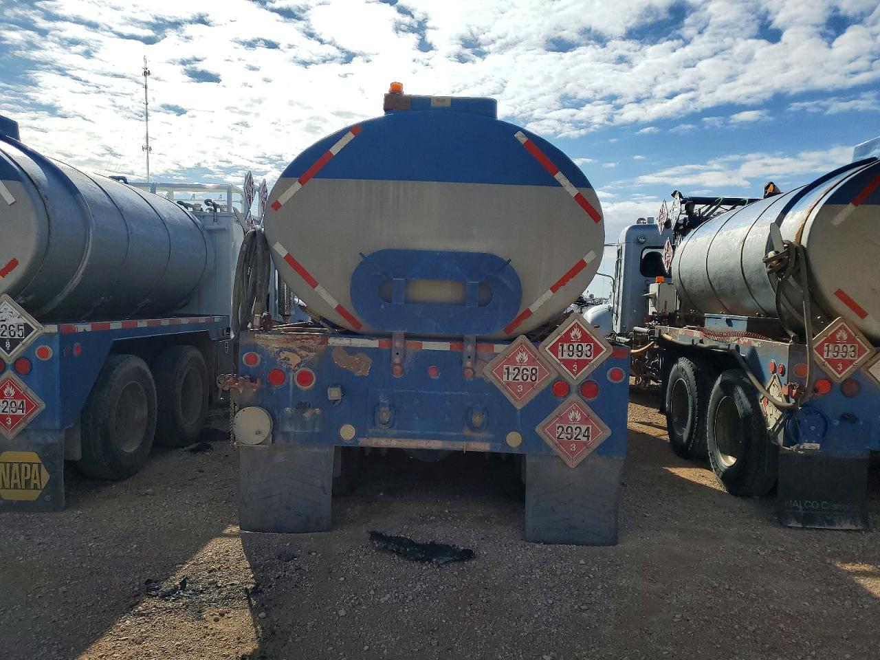 Peterbilt 348