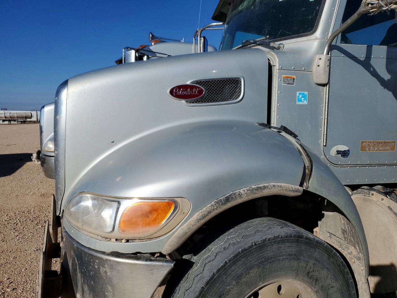 Peterbilt 348
