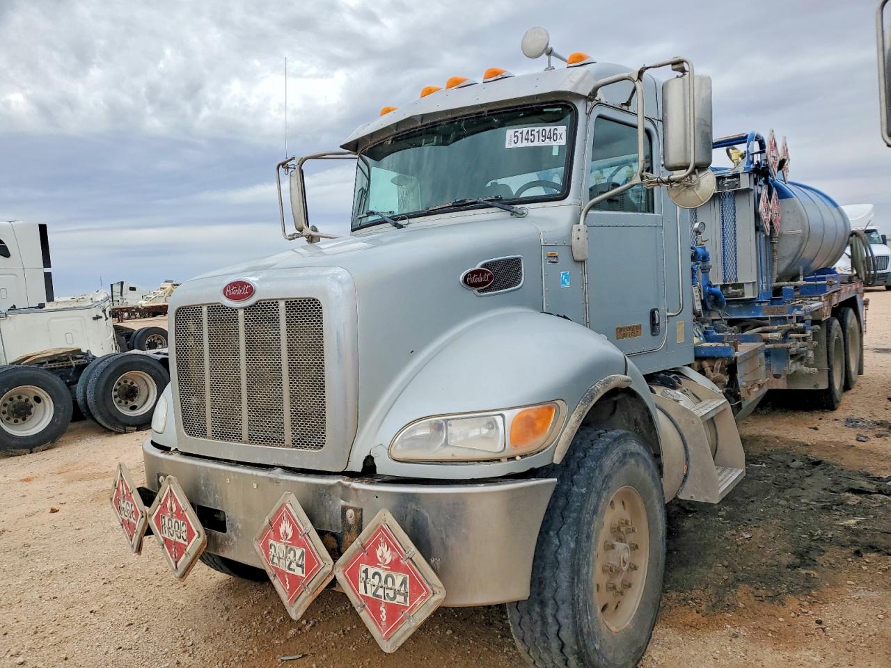 Peterbilt 348