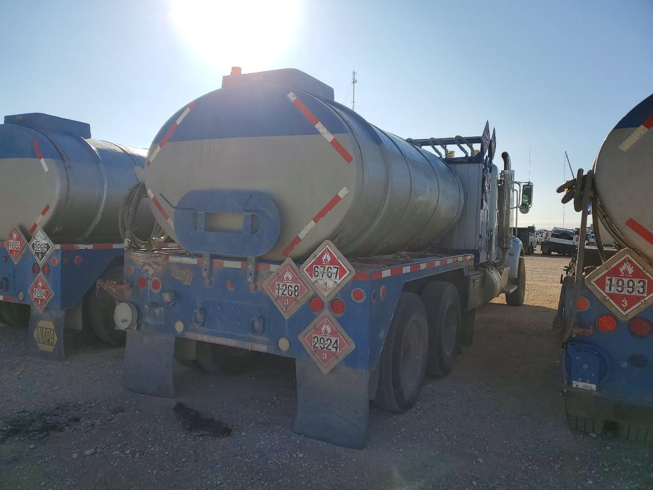 Peterbilt 348