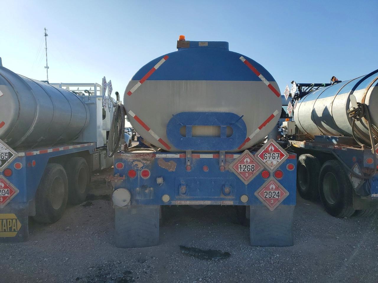 Peterbilt 348