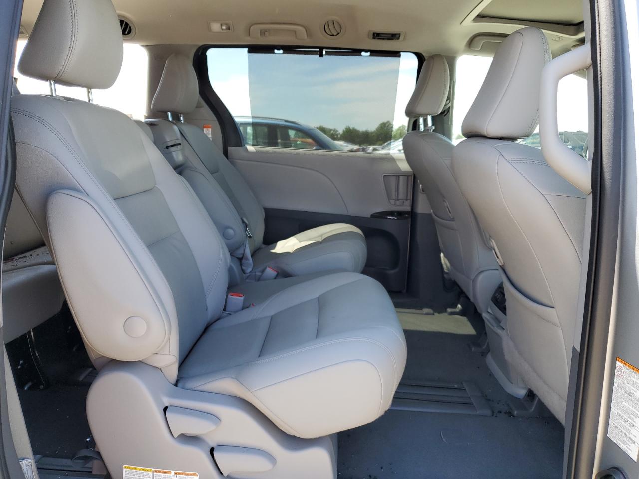 Toyota Sienna Xle 8-passenger