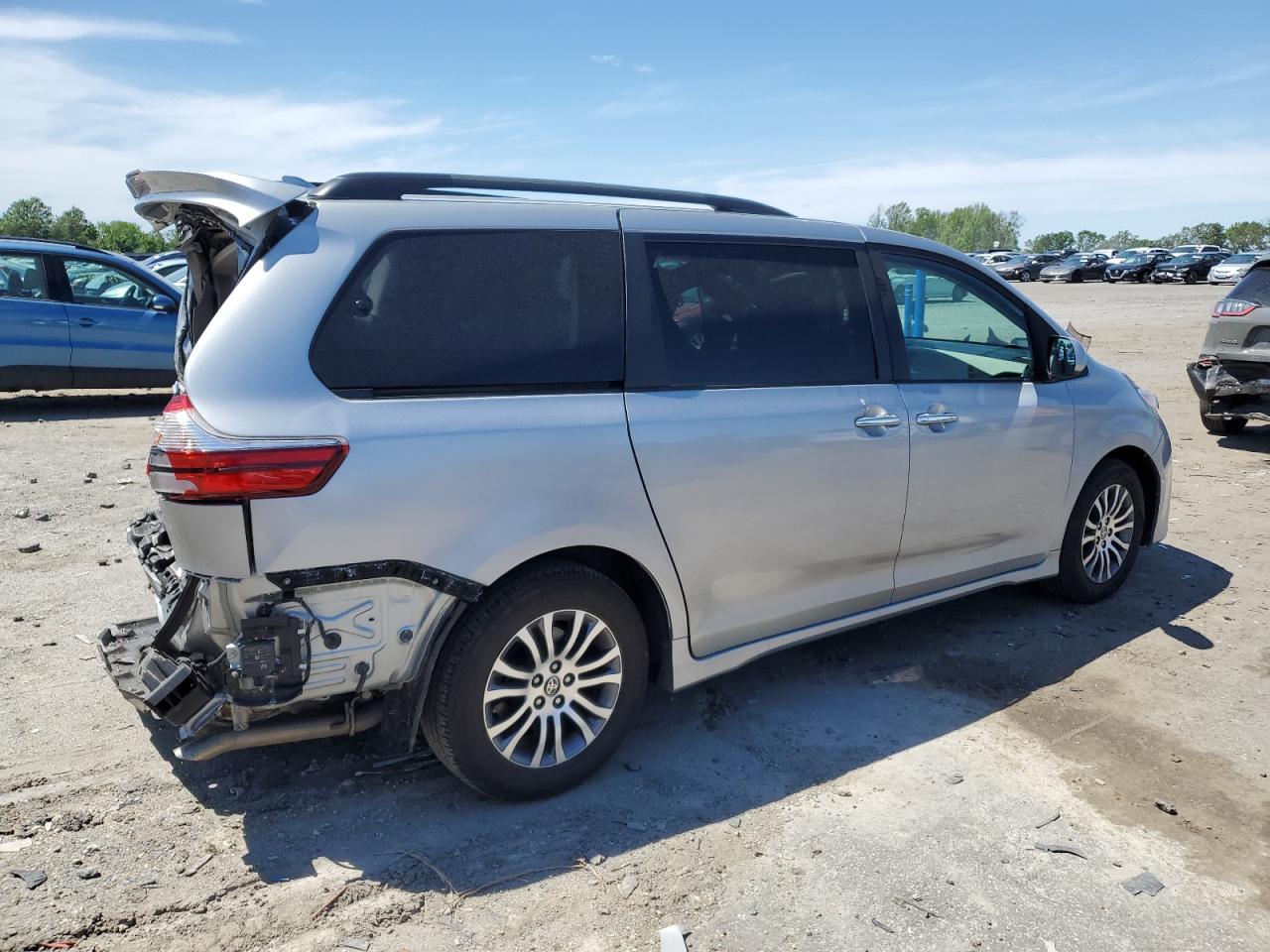 Toyota Sienna Xle 8-passenger