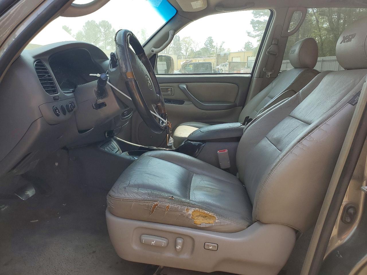 Toyota Sequoia Sr5