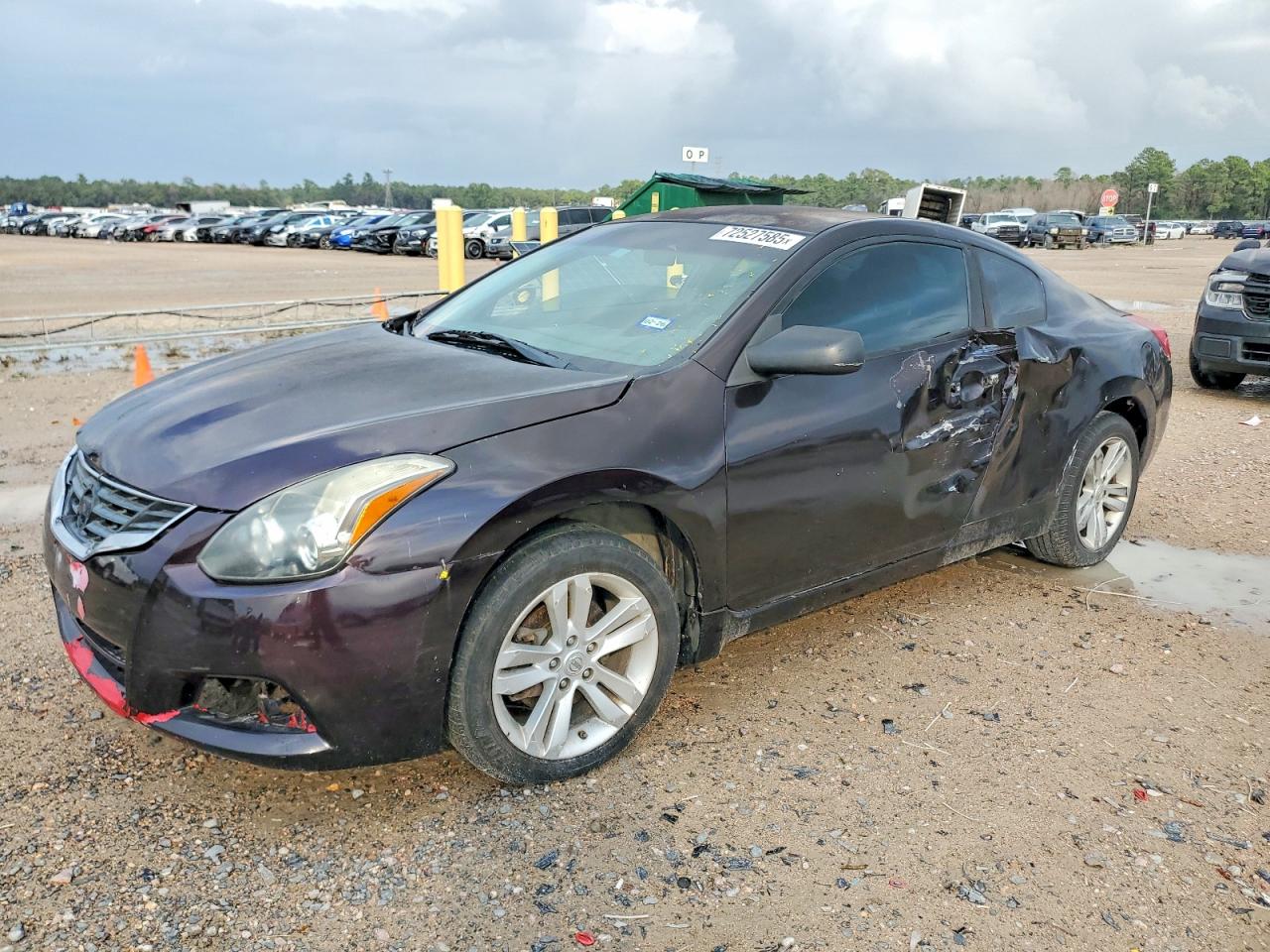 Salvage Nissan Altima Image