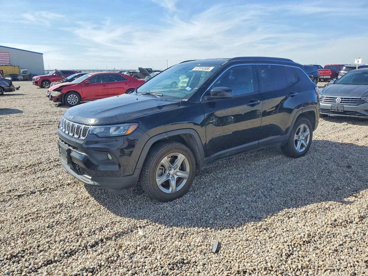 Salvage Jeep Compass Image