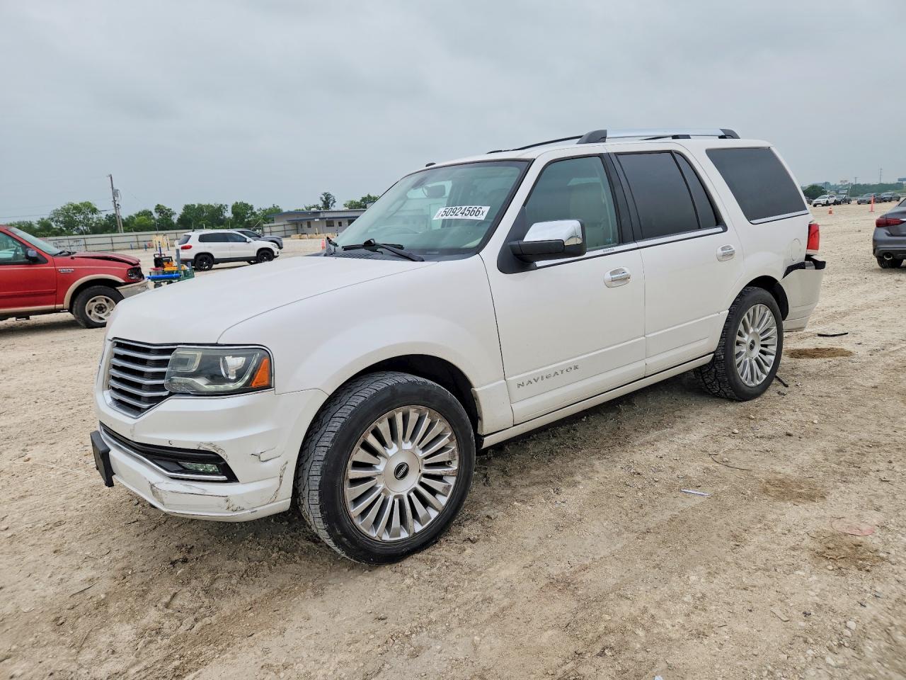 Salvage Lincoln Navigator Image