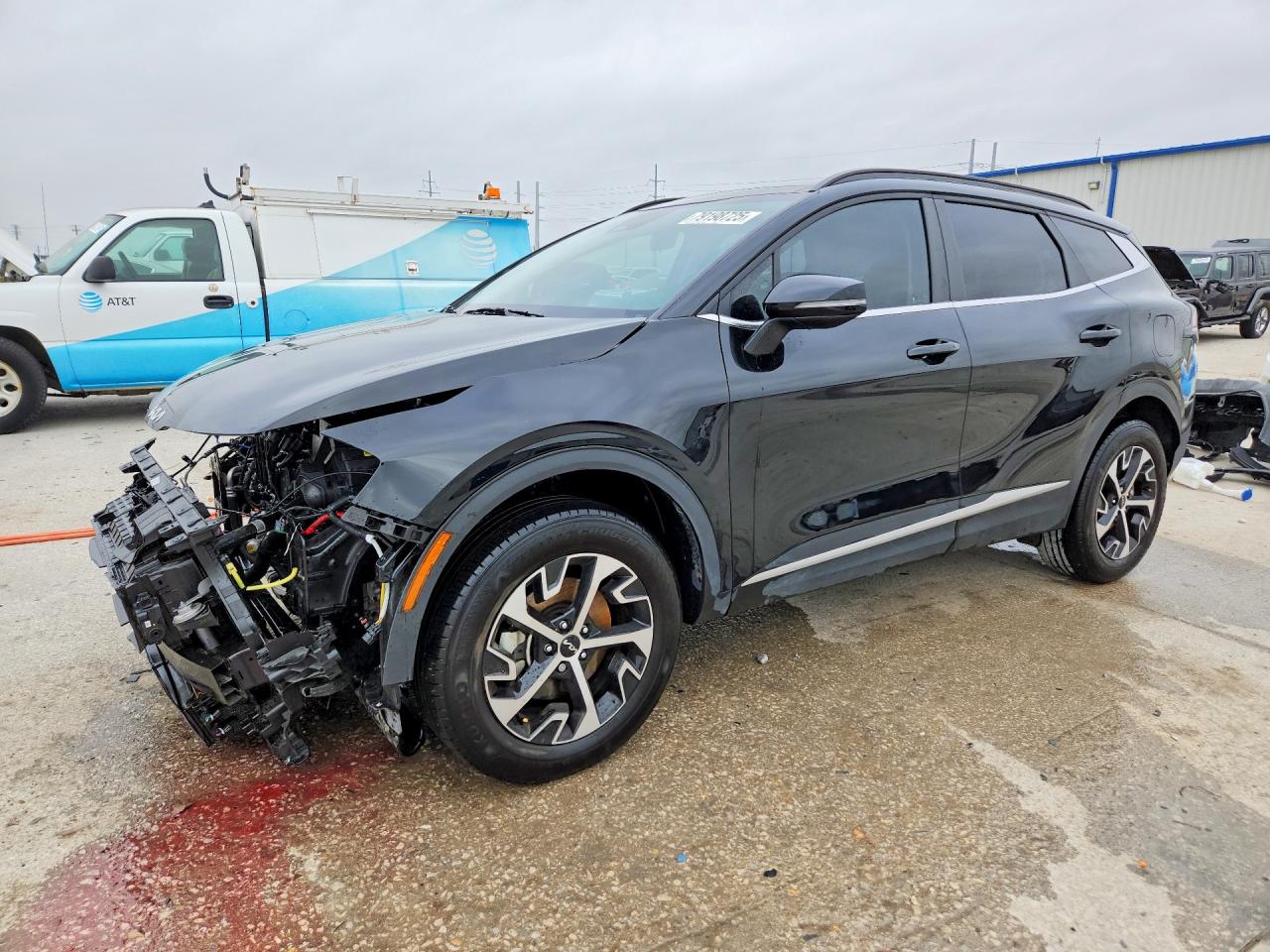 Salvage Kia Sportage Image