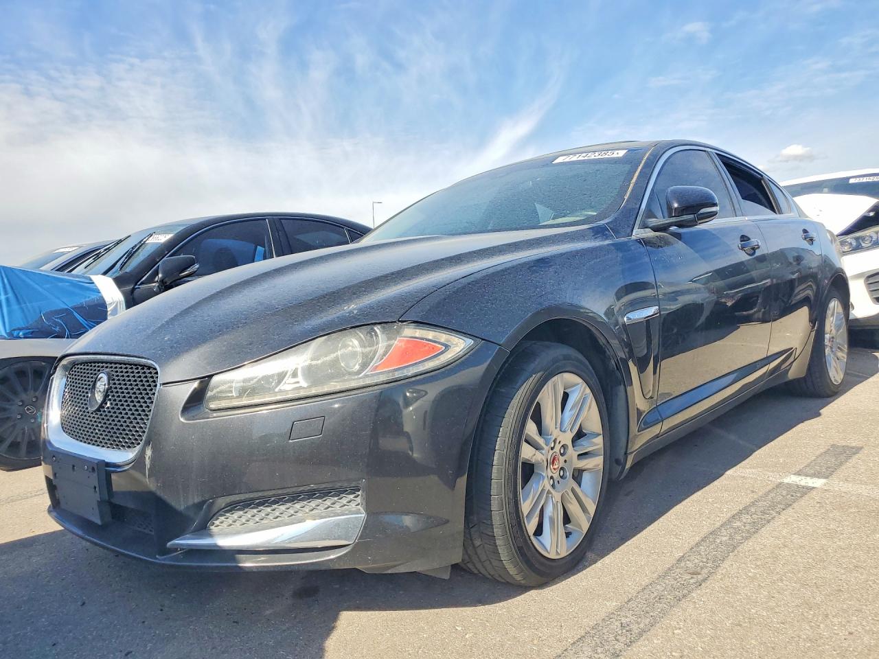 Salvage Jaguar XF Image