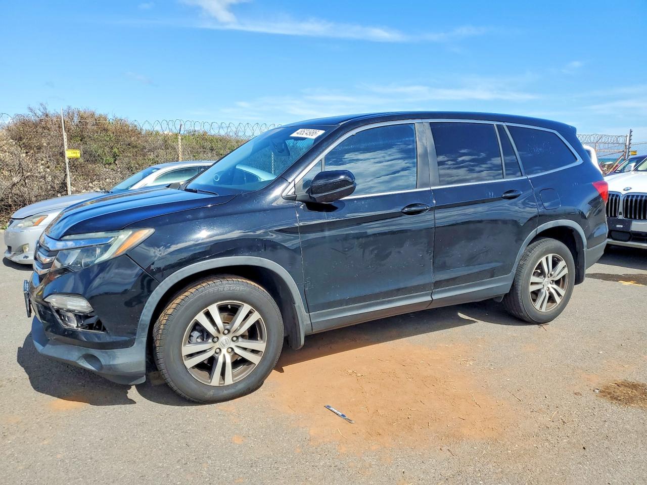 Salvage Honda Pilot Image