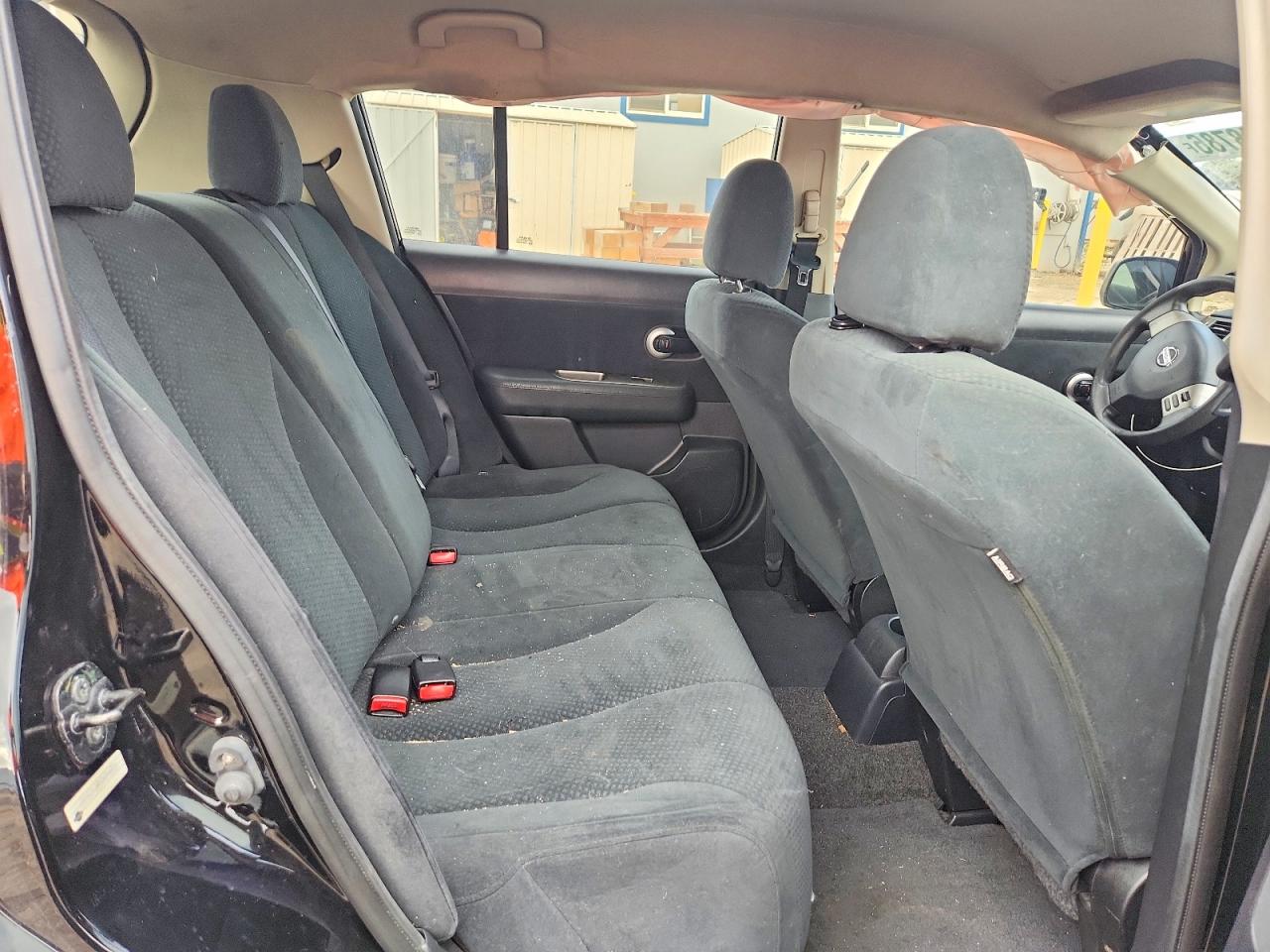 Nissan Versa 1.8 S