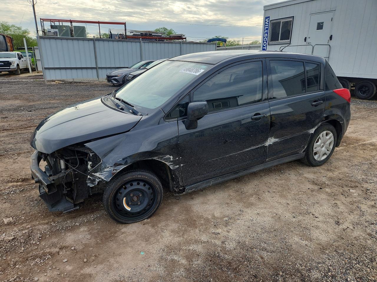Salvage Nissan Versa Image